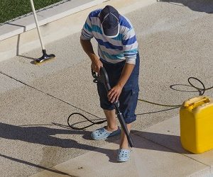How to clean pool tiles