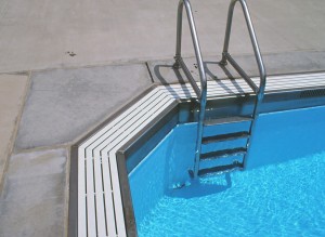 swimming pool gutter