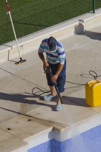 clean pool tiles