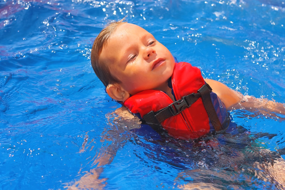 Commercial swimming pool safety tips